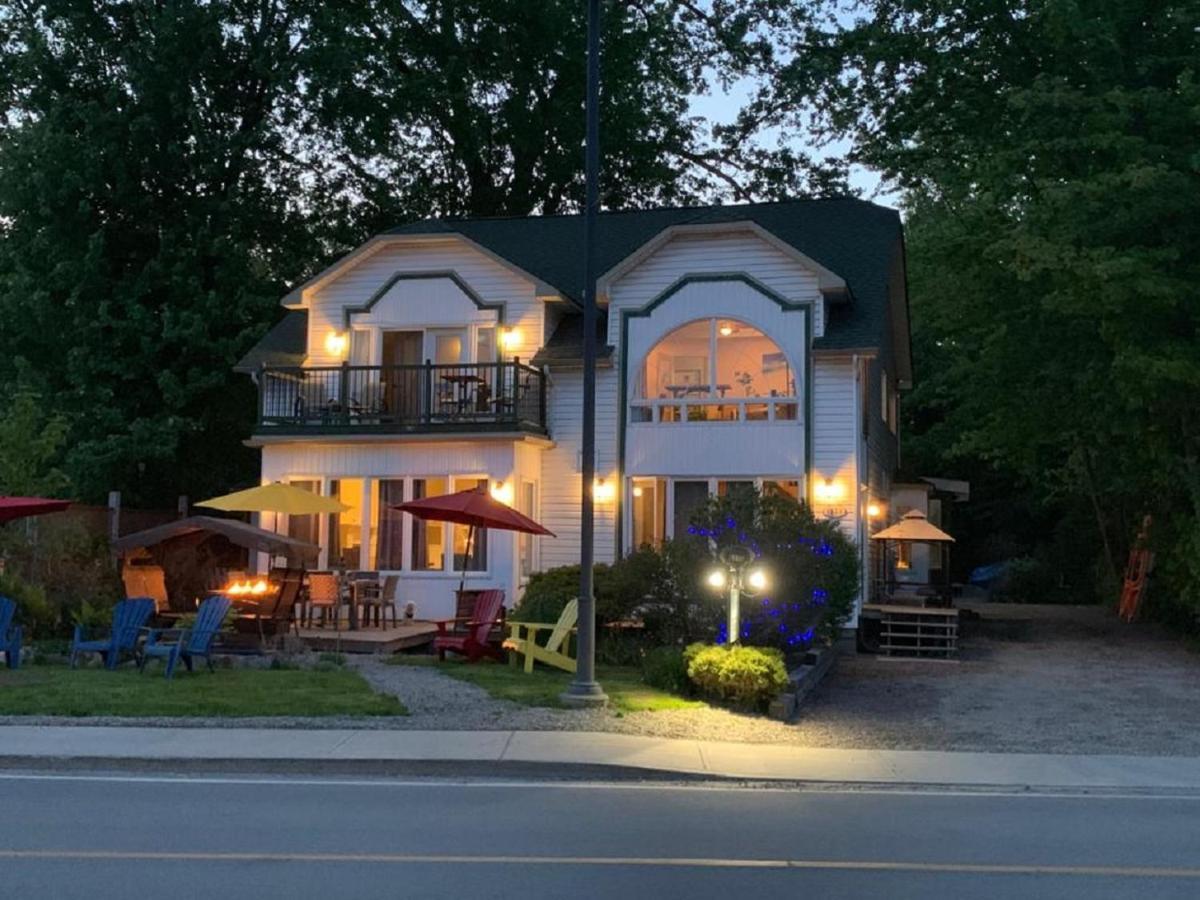 Kokomo Inn Bed And Breakfast Ottawa-Gatineau'S Only Tropical Riverfront B&B On The National Capital Cycling Pathway Route Verte #1 - For Adults Only - Chambre D'Hotes Tropical Aux Berges Des Outaouais Bnb #17542O ภายนอก รูปภาพ