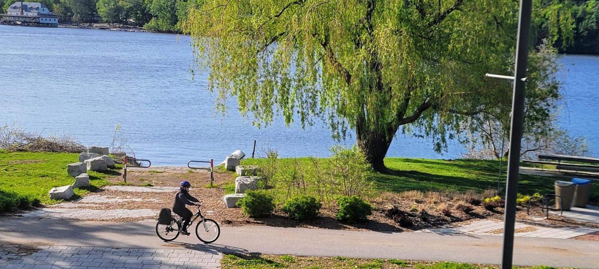 Kokomo Inn Bed And Breakfast Ottawa-Gatineau'S Only Tropical Riverfront B&B On The National Capital Cycling Pathway Route Verte #1 - For Adults Only - Chambre D'Hotes Tropical Aux Berges Des Outaouais Bnb #17542O ภายนอก รูปภาพ