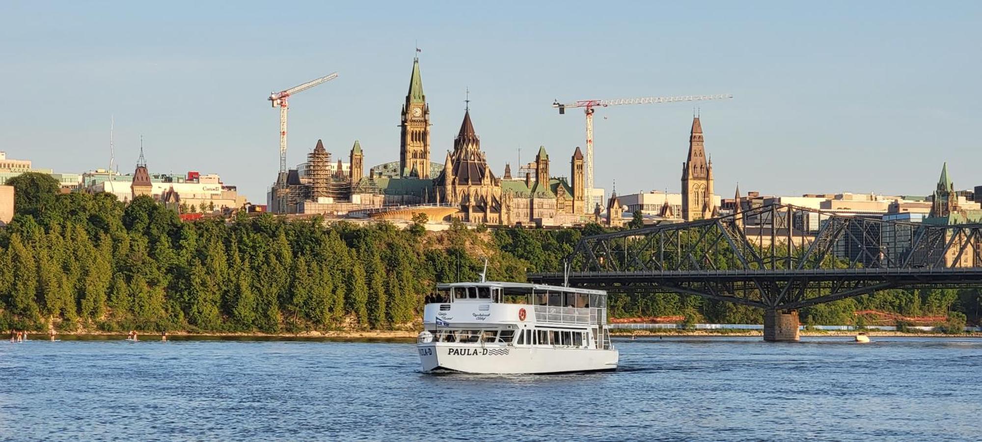 Kokomo Inn Bed And Breakfast Ottawa-Gatineau'S Only Tropical Riverfront B&B On The National Capital Cycling Pathway Route Verte #1 - For Adults Only - Chambre D'Hotes Tropical Aux Berges Des Outaouais Bnb #17542O ภายนอก รูปภาพ
