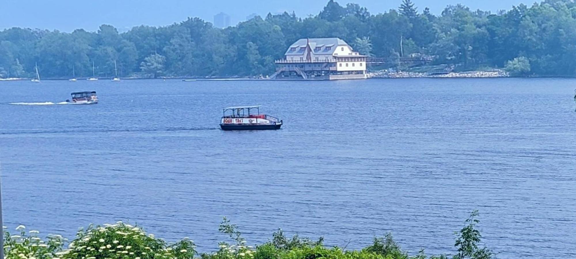 Kokomo Inn Bed And Breakfast Ottawa-Gatineau'S Only Tropical Riverfront B&B On The National Capital Cycling Pathway Route Verte #1 - For Adults Only - Chambre D'Hotes Tropical Aux Berges Des Outaouais Bnb #17542O ภายนอก รูปภาพ
