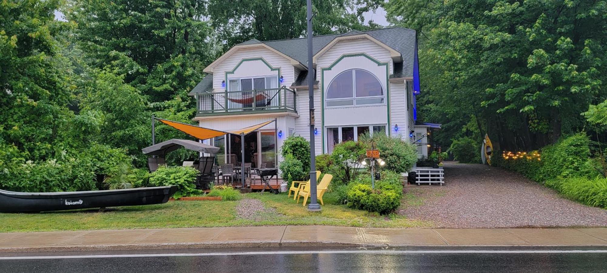 Kokomo Inn Bed And Breakfast Ottawa-Gatineau'S Only Tropical Riverfront B&B On The National Capital Cycling Pathway Route Verte #1 - For Adults Only - Chambre D'Hotes Tropical Aux Berges Des Outaouais Bnb #17542O ภายนอก รูปภาพ