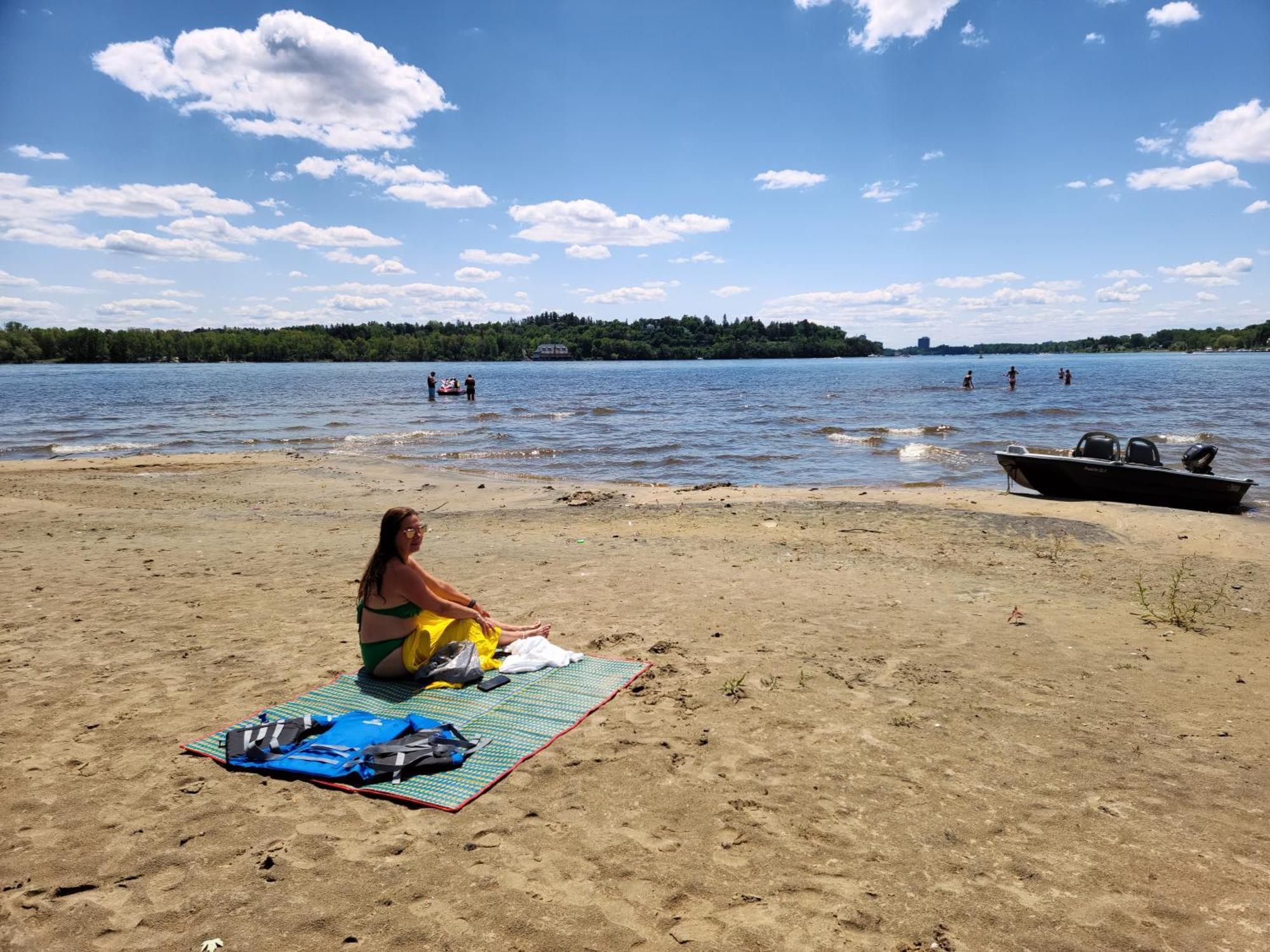 Kokomo Inn Bed And Breakfast Ottawa-Gatineau'S Only Tropical Riverfront B&B On The National Capital Cycling Pathway Route Verte #1 - For Adults Only - Chambre D'Hotes Tropical Aux Berges Des Outaouais Bnb #17542O ภายนอก รูปภาพ