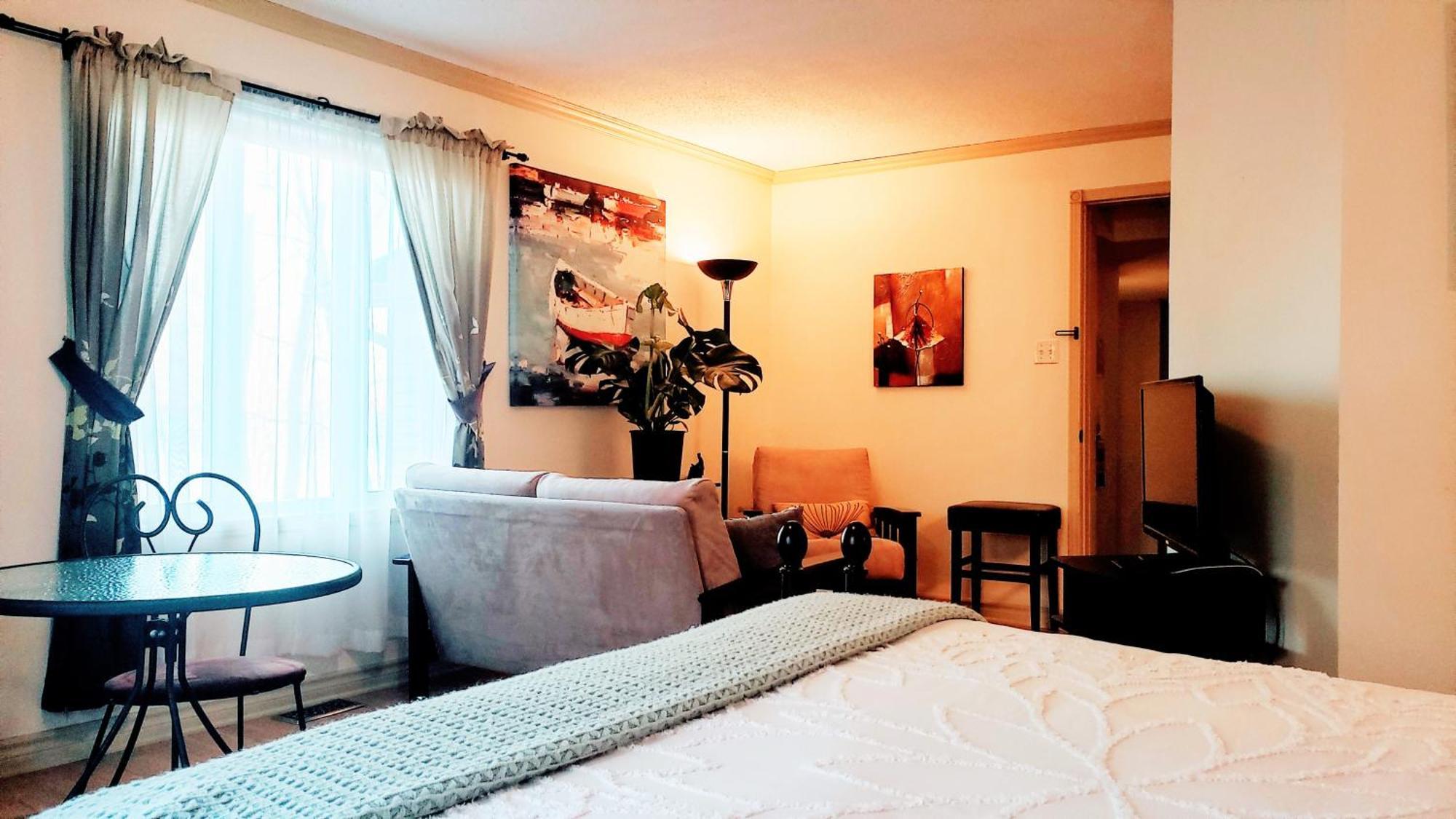 Kokomo Inn Bed And Breakfast Ottawa-Gatineau'S Only Tropical Riverfront B&B On The National Capital Cycling Pathway Route Verte #1 - For Adults Only - Chambre D'Hotes Tropical Aux Berges Des Outaouais Bnb #17542O ภายนอก รูปภาพ