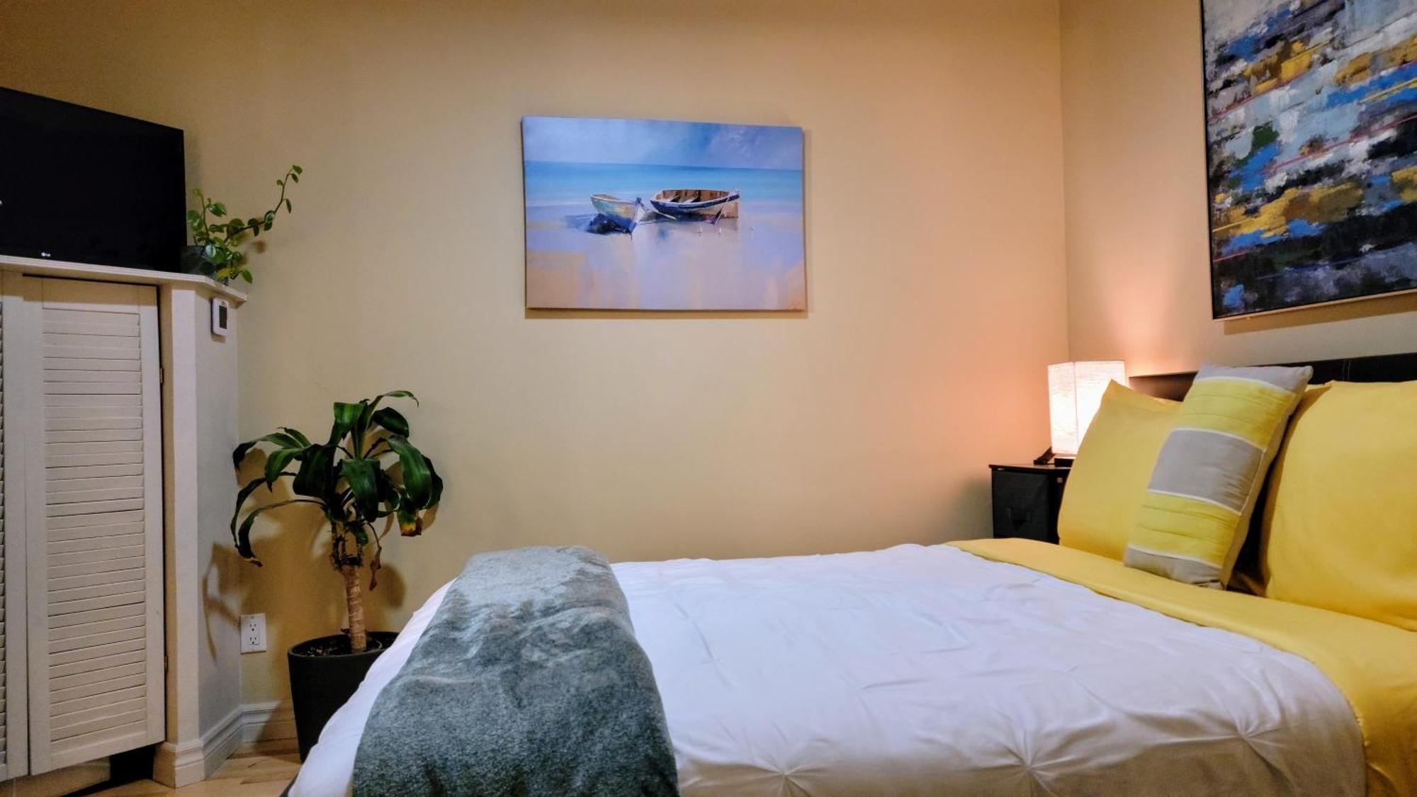 Kokomo Inn Bed And Breakfast Ottawa-Gatineau'S Only Tropical Riverfront B&B On The National Capital Cycling Pathway Route Verte #1 - For Adults Only - Chambre D'Hotes Tropical Aux Berges Des Outaouais Bnb #17542O ห้อง รูปภาพ