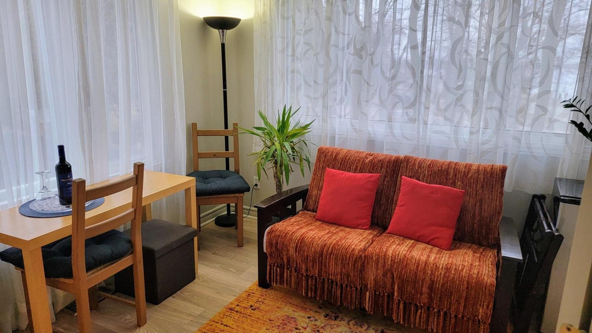 Kokomo Inn Bed And Breakfast Ottawa-Gatineau'S Only Tropical Riverfront B&B On The National Capital Cycling Pathway Route Verte #1 - For Adults Only - Chambre D'Hotes Tropical Aux Berges Des Outaouais Bnb #17542O ห้อง รูปภาพ