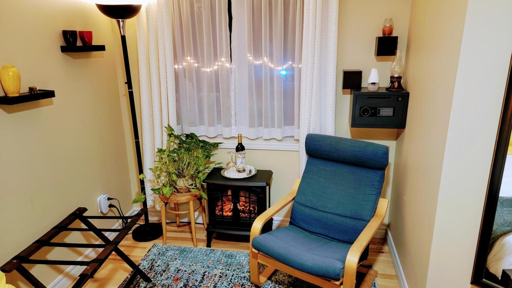 Kokomo Inn Bed And Breakfast Ottawa-Gatineau'S Only Tropical Riverfront B&B On The National Capital Cycling Pathway Route Verte #1 - For Adults Only - Chambre D'Hotes Tropical Aux Berges Des Outaouais Bnb #17542O ห้อง รูปภาพ